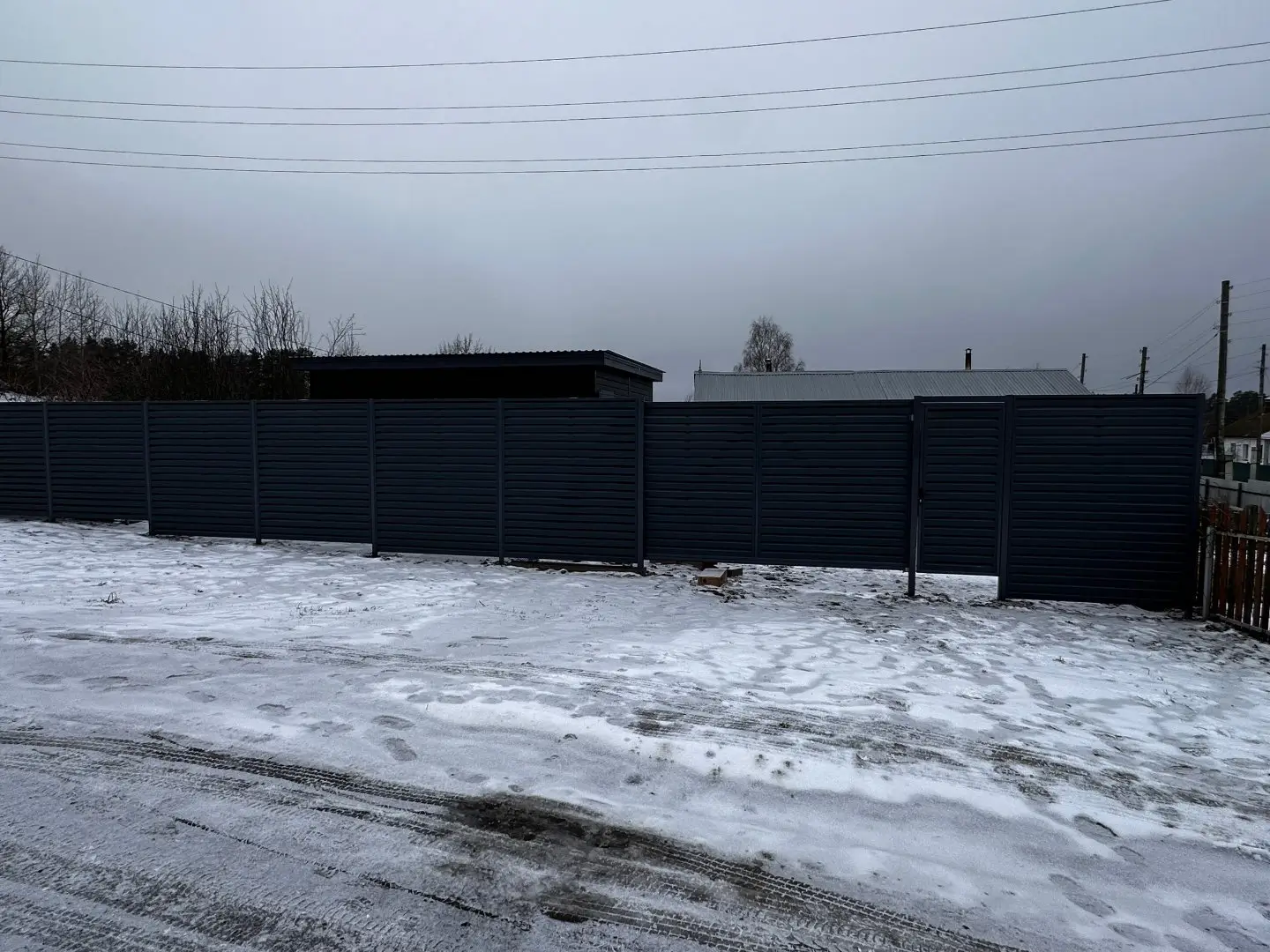 Забор-жалюзи из ламелей Хай-Тек 20м RAL7024/7024 Серый Графит двусторонний МАТТЕ фото 1 в Воронеже