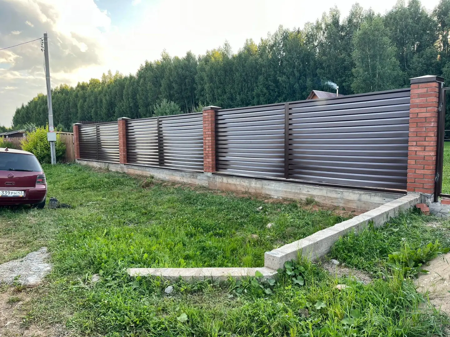 Забор-жалюзи из ламелей Хай-Тек 26м RAL8017/8017 Шоколад двусторонний в Воронеже